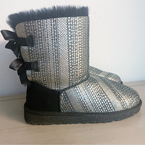New Ugg Bailey Bow Holiday Boots - Picture 2 of 11